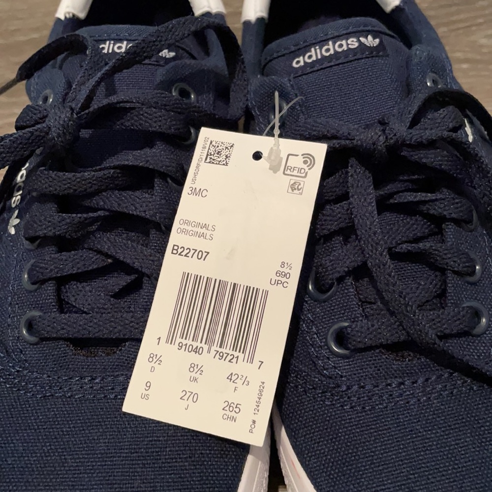 Adidas - Picture 3 of 3